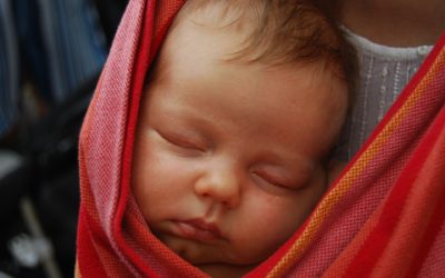 Aventure portage : pourquoi et comment porter bébé